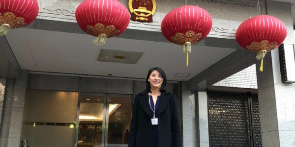 九游娱乐-前女排国手近照首曝光：年满45岁不发福未变老，英姿飒爽明艳动人|李娟|天津体育学院|中国大学生排球联赛|中国女排|主攻手_新浪体育_新浪新闻