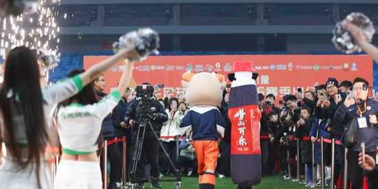 九游娱乐官方网站-青岛信仰·青春力量青岛海牛足球俱乐部2026赛季出征仪式圆满举行
